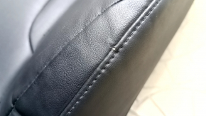 Водительское сидение Toyota Prius 50 Prime 17-19 с airbag, электро, подогрев, кожа черная, трещина на коже