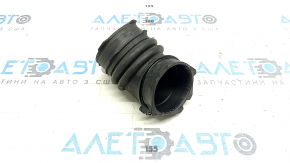 Воздуховод от воздухоприемника Toyota Prius V 12-17