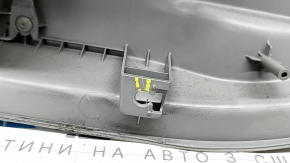 Placă ornament ușă spate stânga Toyota Prius V 15-17 gri, cotiera velur gri, cu mâner, zgârieturi, necesită curățare, crăpătură la fixare