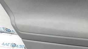 Placă ornament ușă spate stânga Toyota Prius V 15-17 gri, cotiera velur gri, cu mâner, zgârieturi, necesită curățare, crăpătură la fixare