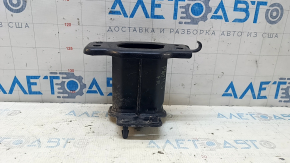 Клык усилителя переднего бампера правый Toyota Prius V 15-17 рест