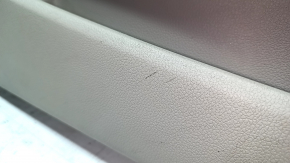 Ornamente ușă față stânga Kia Optima 11-16 bej, cu inserție bej, strat protector gri, cotiera din piele, zgârieturi, pentru curățare