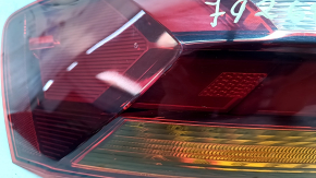 Фонарь внешний крыло левый VW Jetta 19-19 царапины