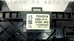 Управление климат-контролем Toyota Prius V 12-17 царапины на стекле