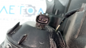 Фара передняя правая Toyota Prius V 15-17 голая рест галоген, под полировку, песок, полез лак