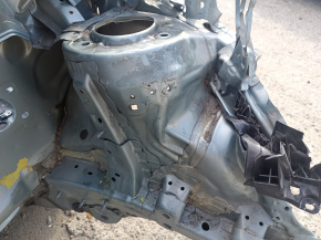 Четверть передняя левая Toyota Prius V 12-17 на кузове, зеленая, замята