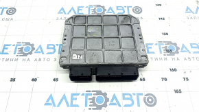 Блок ECU компьютер двигателя Toyota Prius V 12-17 пробит корпус