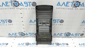 Накладка центральной консоли задняя Toyota Prius V 15-17 серая, с подстаканниками, царапины, под чистку