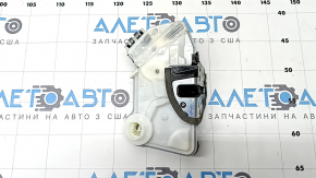 Încuietoare ușă stânga față Toyota Prius V 15-17