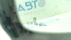 Стекло заднее VW Jetta 19-21