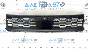 Верхняя решетка переднего бампера Mitsubishi Outlander 22-26 под камеру и радар, трещины в креплениях