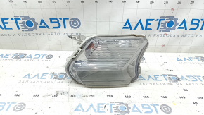 Поворотник правый Ford Escape MK3 17-19 рест, белый с птф, песок, скол