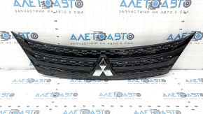 Решетка радиатора grill с эмблемой Mitsubishi Outlander 22-26 черные молдинги без уплотнителей