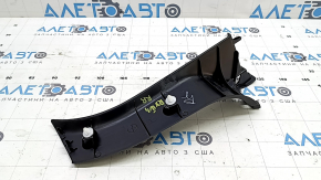 Накладка проема багажника правая Lexus RX350 RX450h 16-22 черная, потерта