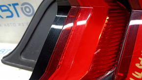 Фонарь правый Ford Mustang mk6 18-23 с накладкой, царапины