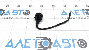 Фишка на датчик замка капота левая Audi Q3 83A 19-25