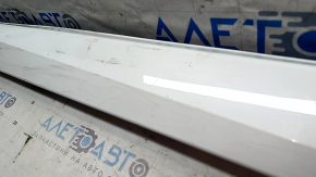 Порог правый Nissan Leaf 18-23 белый QAK, сломано крепление, царапины