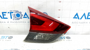 Фонарь внутренний крышка багажника левый Nissan Rogue 17-20 потерт