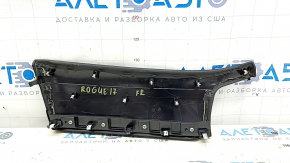Накладка передней панели правая Nissan Rogue 14-20 черная кожа