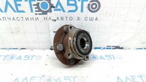 Ступица задняя правая Ford Mustang mk6 15-23 ржавая