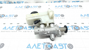 Главный тормозной цилиндр с бачком Audi Q3 83A 19-25 с крышкой