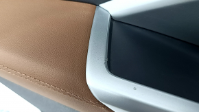 Ornamente ușă spate stânga complete Audi Q3 83A 19-25 negru, inserție piele neagră, cotiera piele maro, ornamentele cromate, zgârieturi