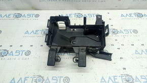 Корпус блока предохранителей подкапотный Ford Mustang mk6 18-23
