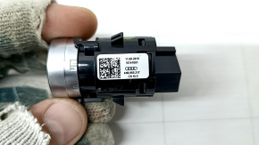 Кнопка Start-Stop Audi Q3 83A 19-25 хром, царапина