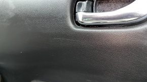 Обшивка двери карточка задняя левая Nissan Leaf 18-21 черная с черной вставкой кожа, подлокотник ткань, с ручкой, царапины
