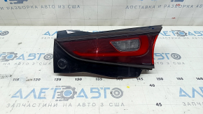 Lumină în interiorul ușii portbagajului dreapta Mazda CX-5 22-25