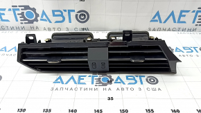 Дефлектор воздуховода передней панели центральный Audi Q3 83A 19-25 черный глянец с хром