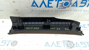 Накладка порога задняя правая Mazda CX-5 17-24 черная, царапины