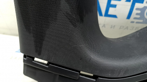 Накладка задней стойки верхняя правая Mazda CX-5 17-25 под динамик BOSE, черная, царапины