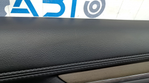 Обшивка двери карточка передняя левая Mazda CX-5 17-23 черная, подлокотник кожа коричневая, накладка с хром молдингом под дерево, BOSE, царапины