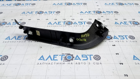 Обшивка двери багажника правая BMW X1 F48 16-22 черная, царапина