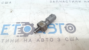 Senzor de presiune a combustibilului Ford Focus mk3 11-18 2.0