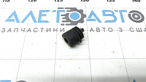 Отбойник капота Mazda 6 18-21 на телевизоре