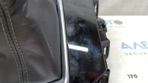 Накладка шифтера АКПП Mazda CX-5 22-25 под беспроводную зарядку, царапины