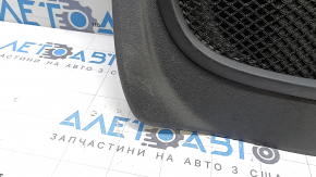 Накладка пассажирского сиденья задняя BMW X1 F48 16-22 черная, потерта