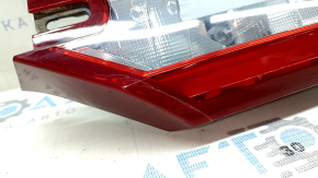 Фонарь внутренний крышка багажника правый Ford Fusion mk5 17-18 LED, царапины, треснуто стекло