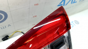Фонарь внутренний крышка багажника правый Ford Fusion mk5 17-18 LED, царапины, треснуто стекло