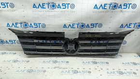 Решетка радиатора grill VW Tiguan 18-21 R-Line, с эмблемой, 2 хром 1 черн полоски, песок, царапины, сколы