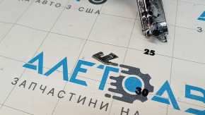 Решетка радиатора grill Lexus RX350 RX450H 13-15 рест, сломано крепление