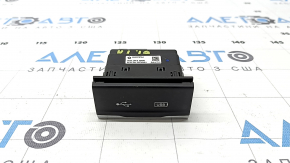 USB Hub центральной консоли Jeep Cherokee KL 14-21 задний
