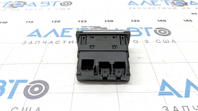 USB Hub центральной консоли Jeep Cherokee KL 14-21 задний
