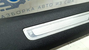 Накладка порога передняя левая VW Tiguan 18-24 черная с хром вставкой, R-Line, царапины