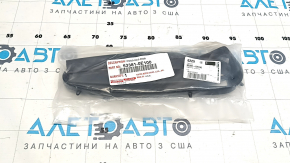 Уплотнитель капота Toyota Highlander 20-26 на капоте