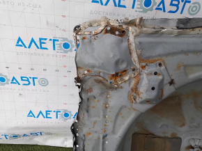 Корыто багажника Toyota Prius V 12-17 высверлена