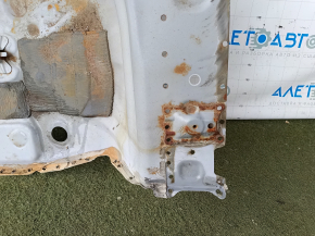 Корыто багажника Toyota Prius V 12-17 высверлена