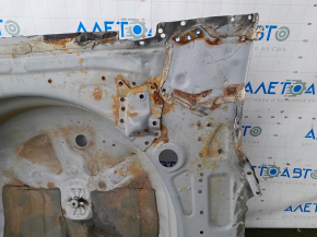 Корыто багажника Toyota Prius V 12-17 высверлена